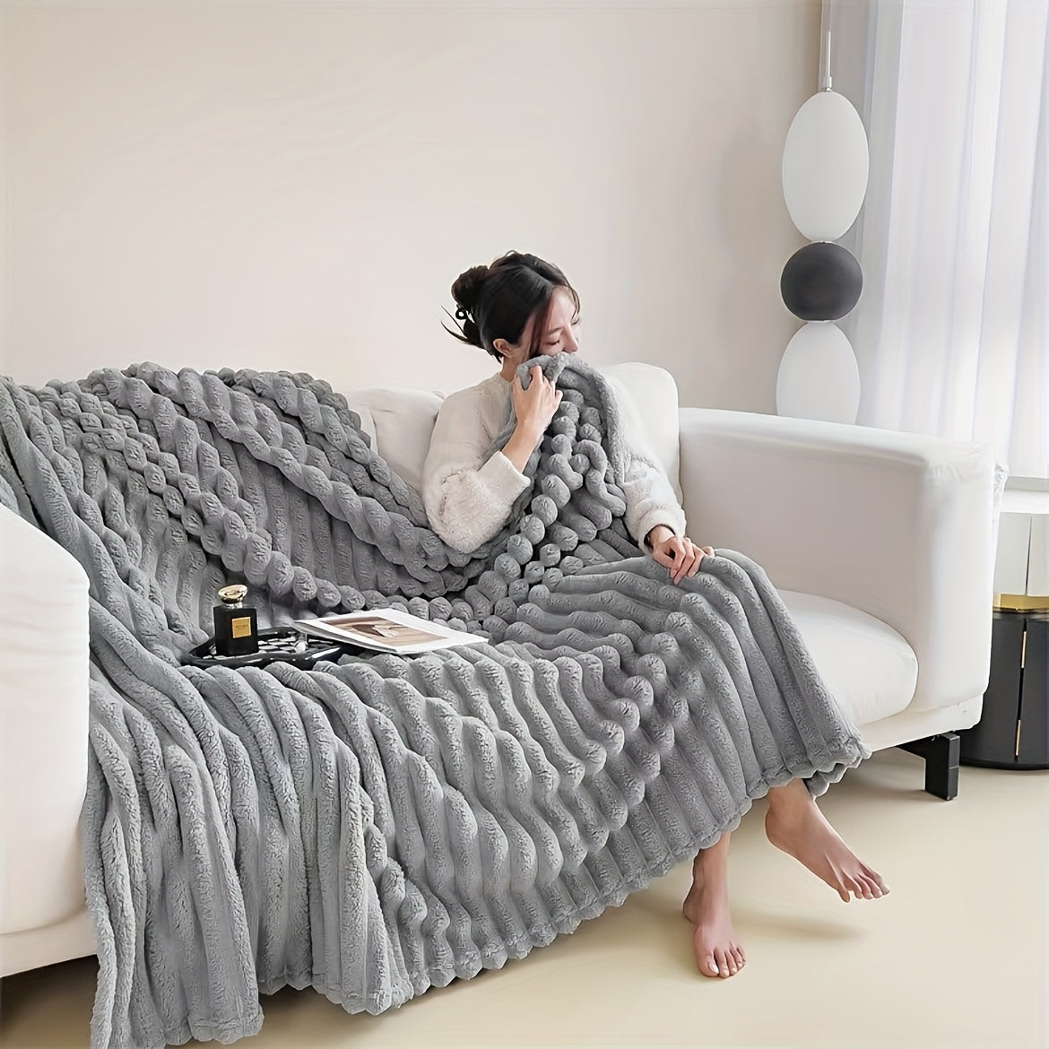 Elegant French Inspired Multi-Purpose Fleece Blanket - One Double-Sided Soft Blanket - Stylish Sofa Cover/Throw, Ideal for Home and Office Naps - Professional Dry Cleaning Recommended, Made of Polyester, Woven for All Seasons