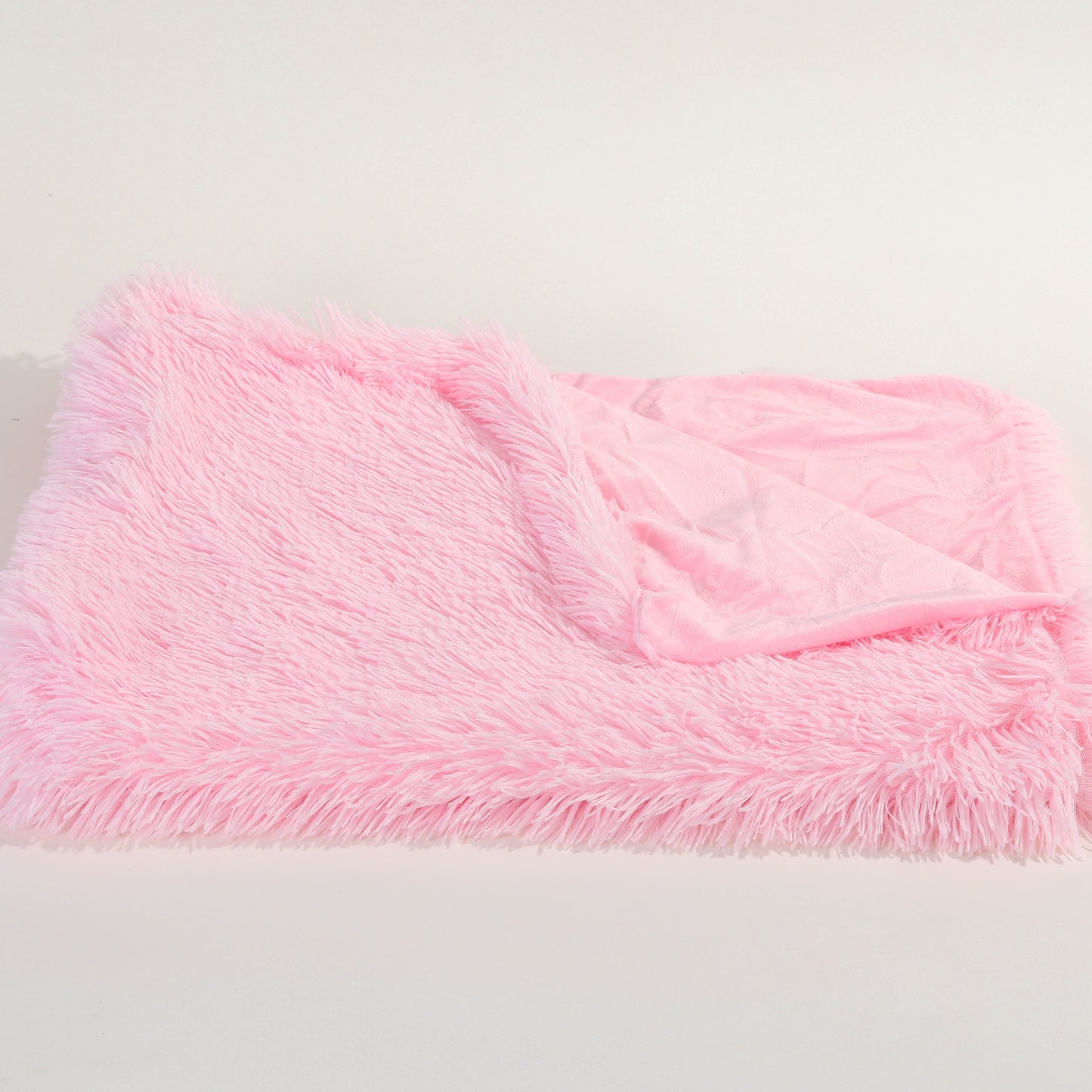 Soft and warm flannel blanket suitable for all seasons - Ideal for couch, sofa, office, bed, camping, and travel purposes.