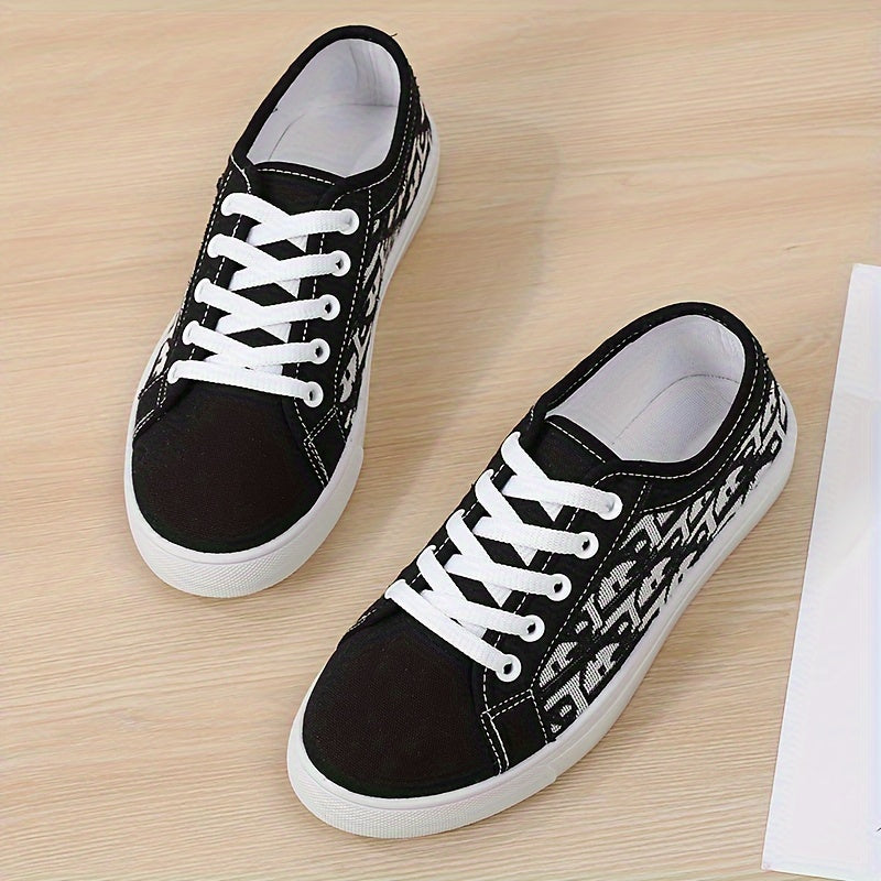 Simple low-top canvas shoes for women, versatile and trendy couple's style.