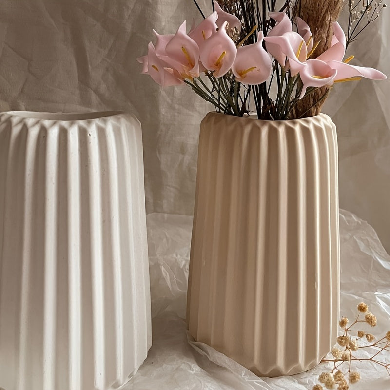 Silicone mold for creating striped cylinder vase and pen holder. Perfect for epoxy resin casting for DIY dried flower display and home decor storage box craft.