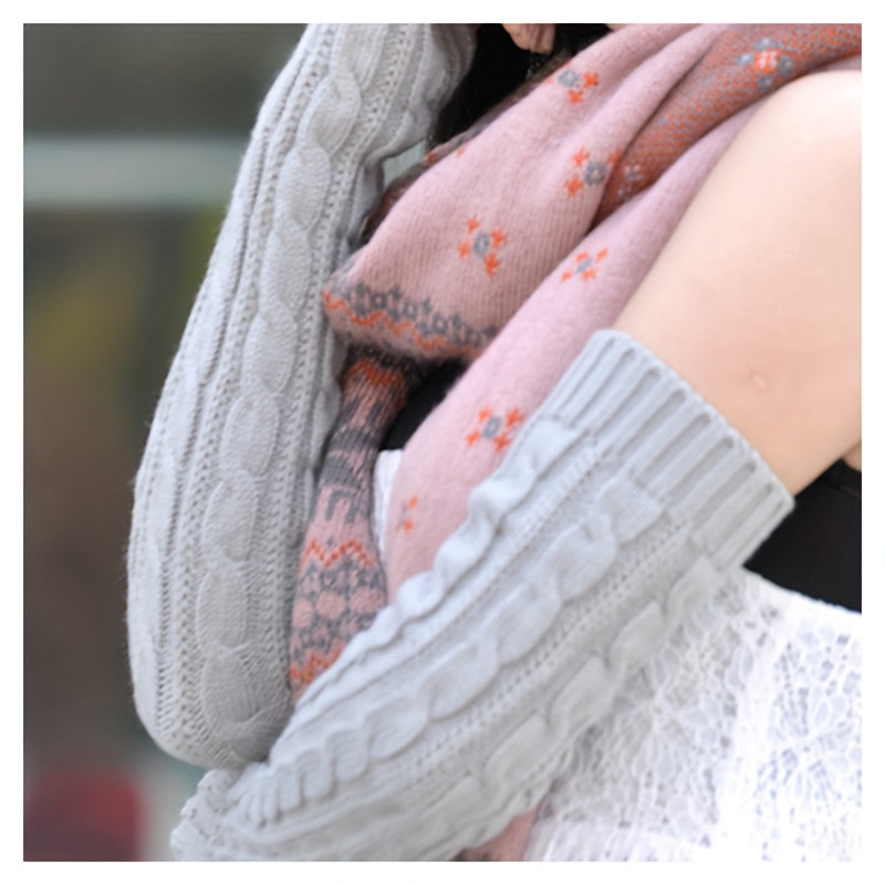 Warm up your arms with these Long Knitted Twist Gloves perfect for outdoor travels during the cold autumn and winter seasons. Designed for women, these fingerless gloves are coldproof and feature an elastic sleeve for added comfort.