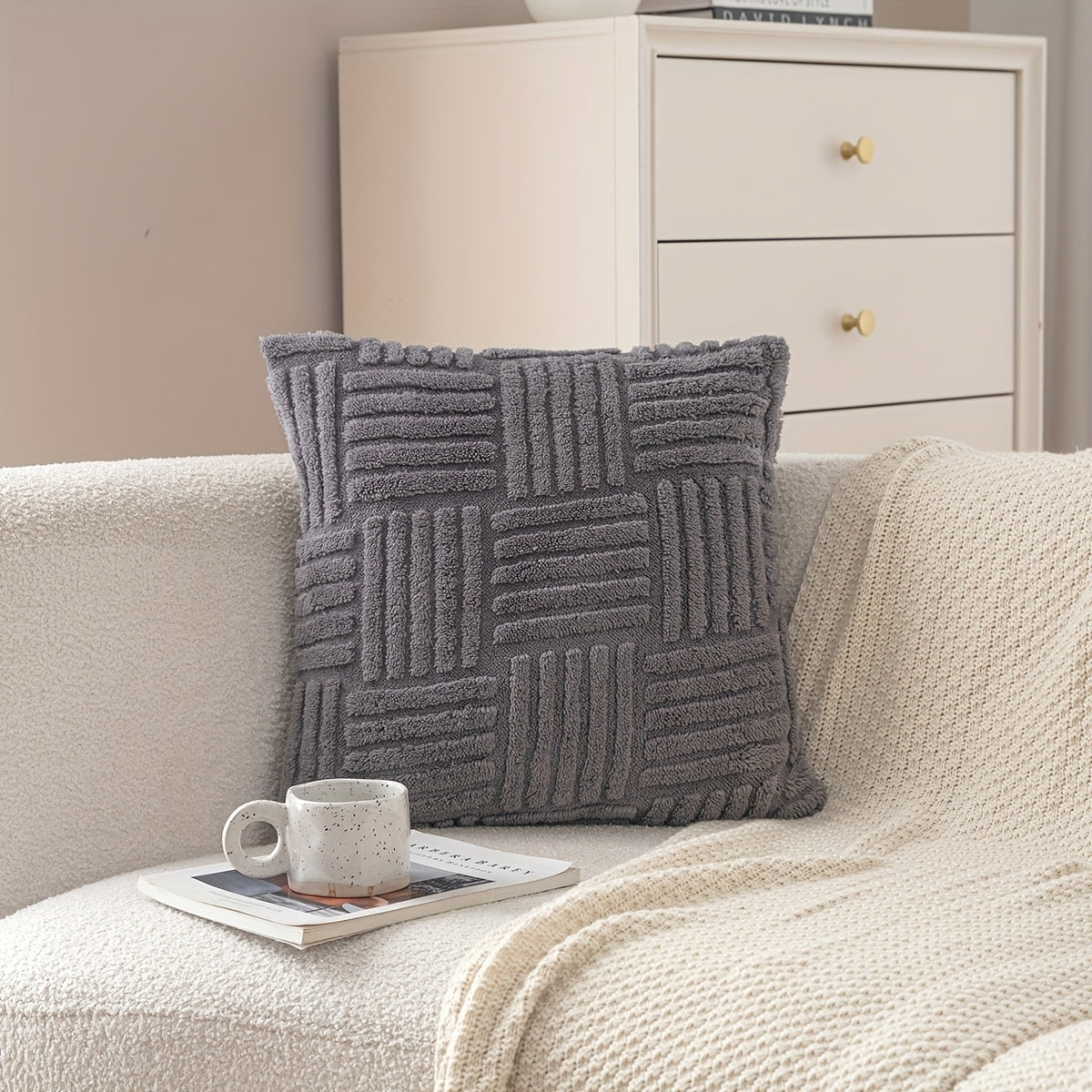 1 piece Boho Home Decor Throw Pillow Cover, Soft Plush Stripe Farmhouse Cushion Cover in 45.72cm*45.72cm and 30.48cm*50.8cm sizes. Cozy Modern Pillowcase for Sofa Couch Bed Room Decor, No Pillow Insert.