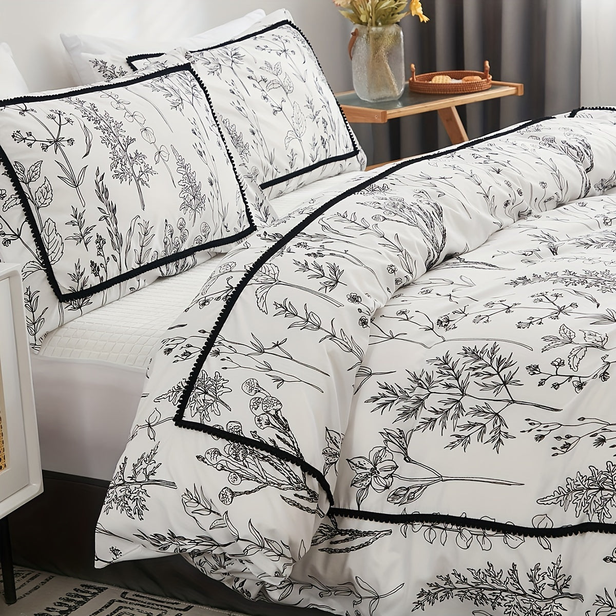 Bohemian Print Duvet Cover Set - 3 Piece, Queen/King Size, Made of Polyester Microfiber with Brushed Fabric for Added Softness, Features Zipper Closure for Easy Use, Machine Washable for Convenience, Decorated with Ball Accents, Provides All Season