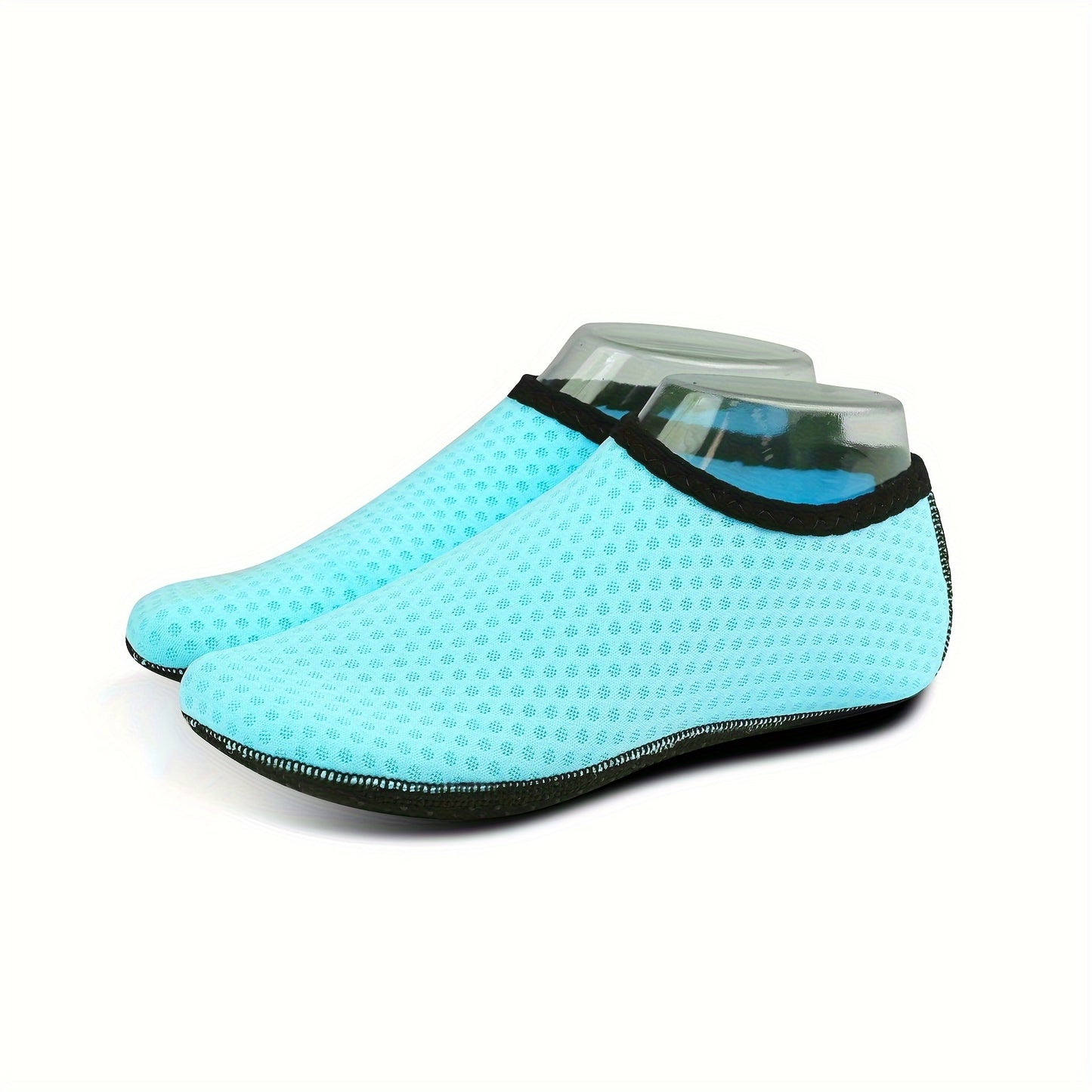 Water shoes suitable for all seasons with breathable, quick-dry fabric for swimming, diving, and beach activities.