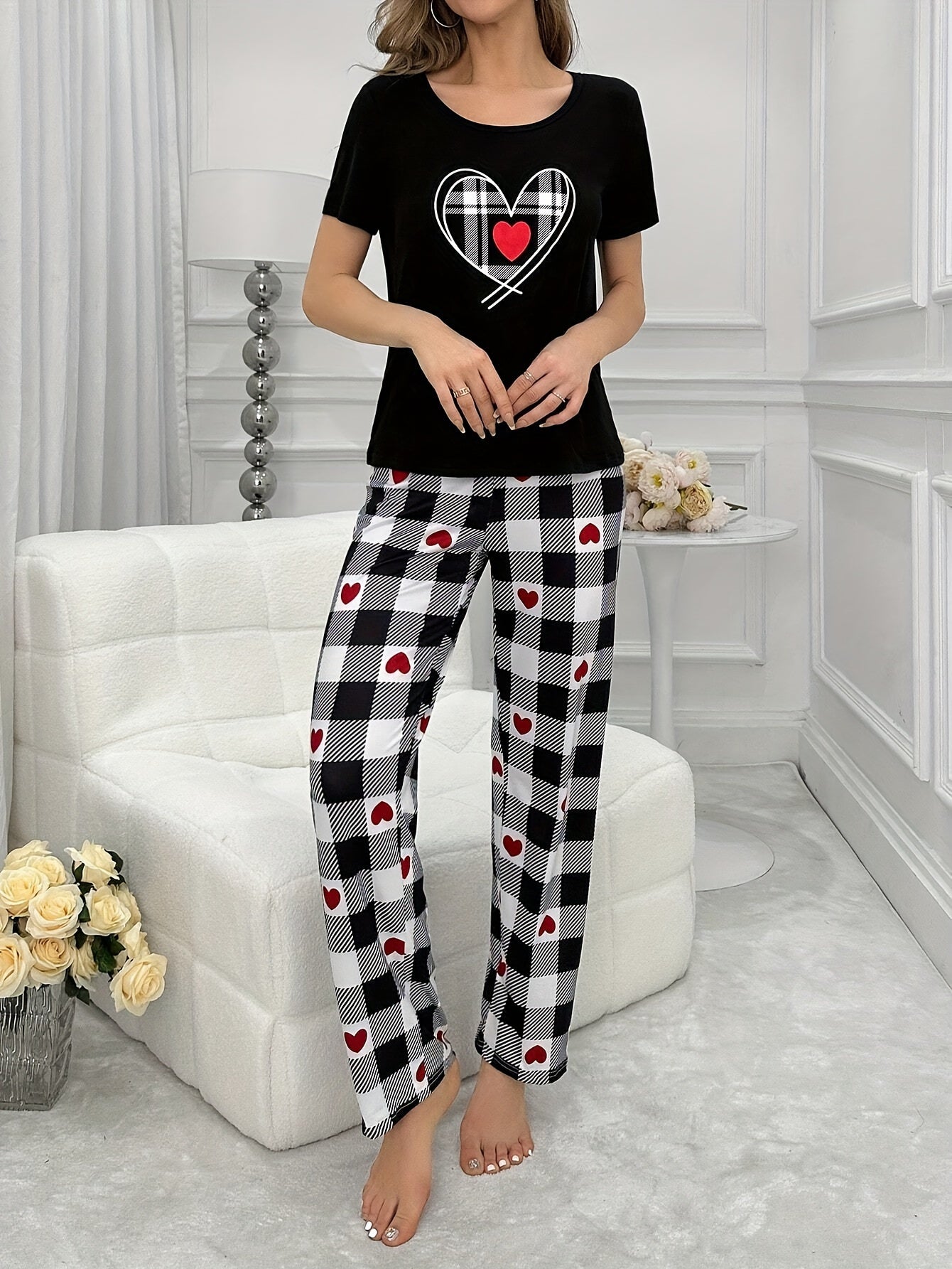 Women's Heart Plaid Casual Pajama Set, Short Sleeve Top & Pants, Relaxed Fit.