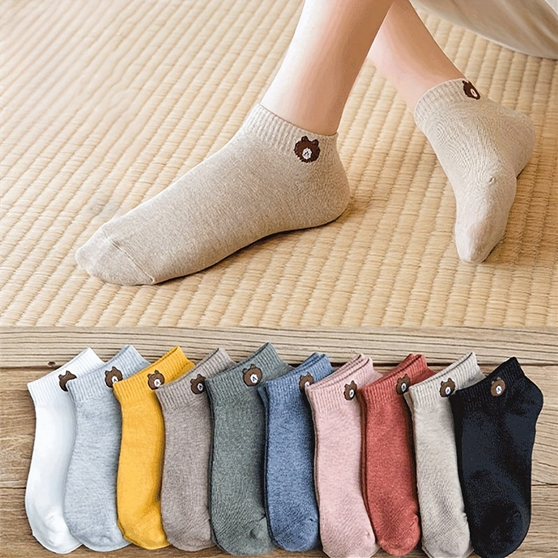 10 pairs of women's cartoon bear ankle socks made of 95% polyester and 5% elastane. Embroidered knit fabric, lightweight and breathable mesh stockings. Machine washable and fashionable