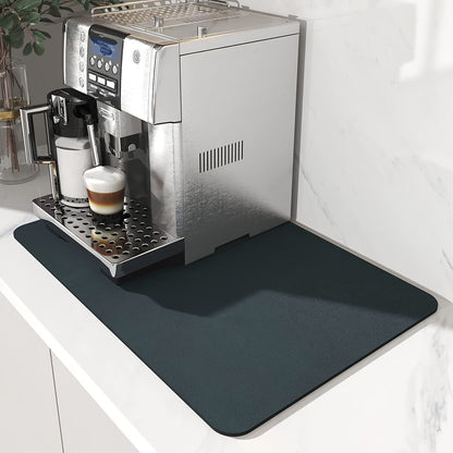 Ultra-absorbent rubber drying mat with non-slip surface and splash guard, ideal for use on kitchen and bathroom countertops. Great for drying dishes, as well as protecting surfaces from water and spills. Perfect for use with pets and during holiday