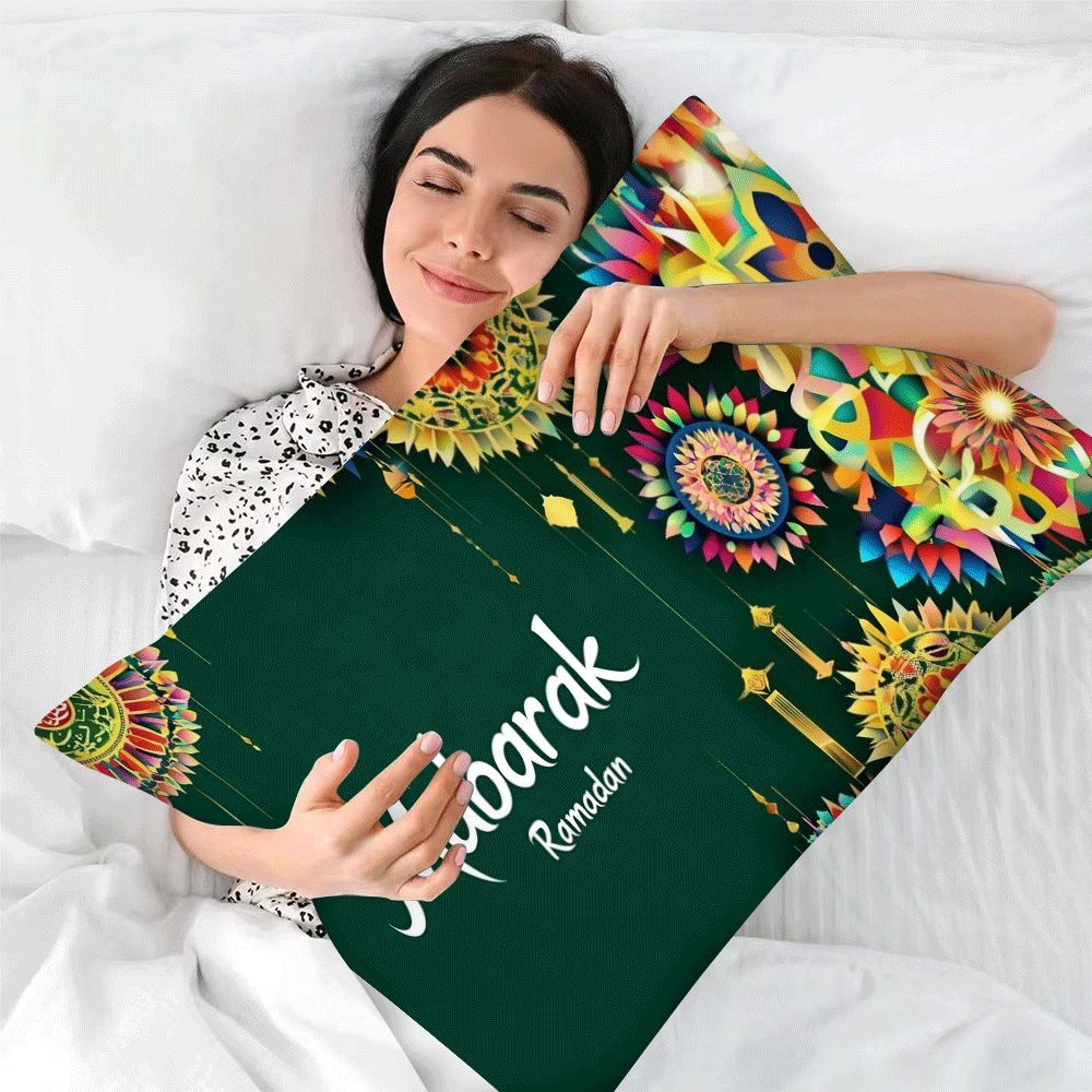 Upgrade your home decor with the 1pc Classic Flannel Mubarak Eid Ramadan Pillow Cover. Measuring 50.8x30.48 cm, this all-season decorative square cushion case features a convenient zipper for easy removal and is machine washable for added convenience.