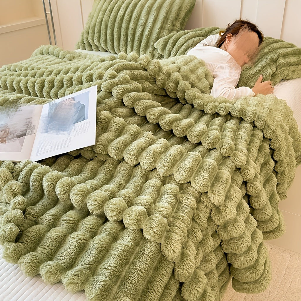 Indulge in the comfort of our luxurious plush blanket - a cozy fleece throw that will keep you warm and snuggled up on the sofa. This soft and insulating blanket is not only perfect for lounging, but also machine washable for easy care. Its modern style