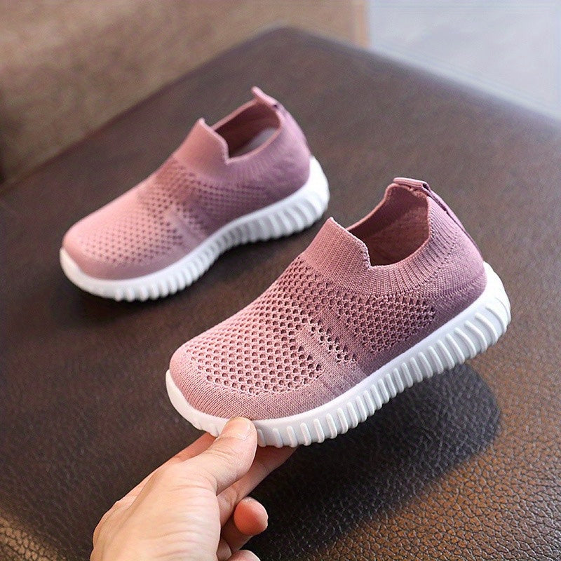 Breathable mesh shoes for boys and girls toddlers in mixed colors; slip-on low top sneakers for all seasons.