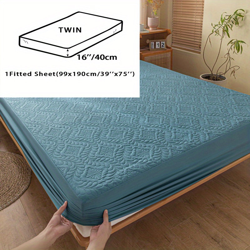 One set of two pieces of 100% waterproof mattress protector pillowcases made of 3D air bamboo fabric. The mattress cover is designed to provide cooling and is smooth, soft, and breathable. It is noiseless and washable, with a deep pocket size ranging