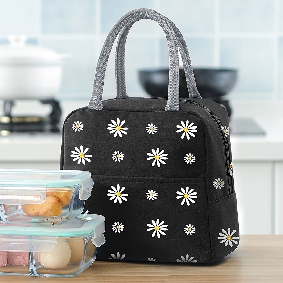 Large capacity Daisy-themed insulated lunch bag that is waterproof, perfect for students and office workers. Great for school, camping, and hiking.