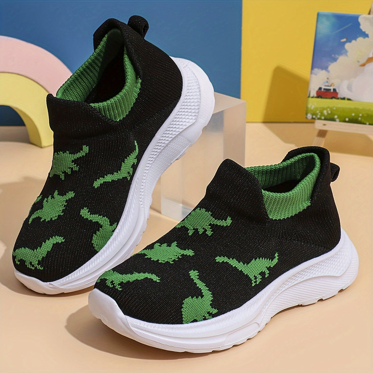 Children's knit dinosaur cartoon slip-on shoes are lightweight and breathable with a street-style design, perfect for toddlers all year round.