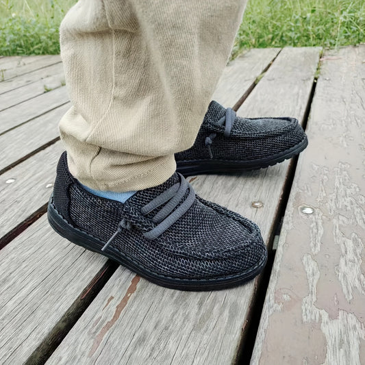 O'g'il bolalar uchun vintage uslubidagi slip-on kanvas poyabzallari, yumshoq taglik bilan, barcha fasllar uchun mukammal.