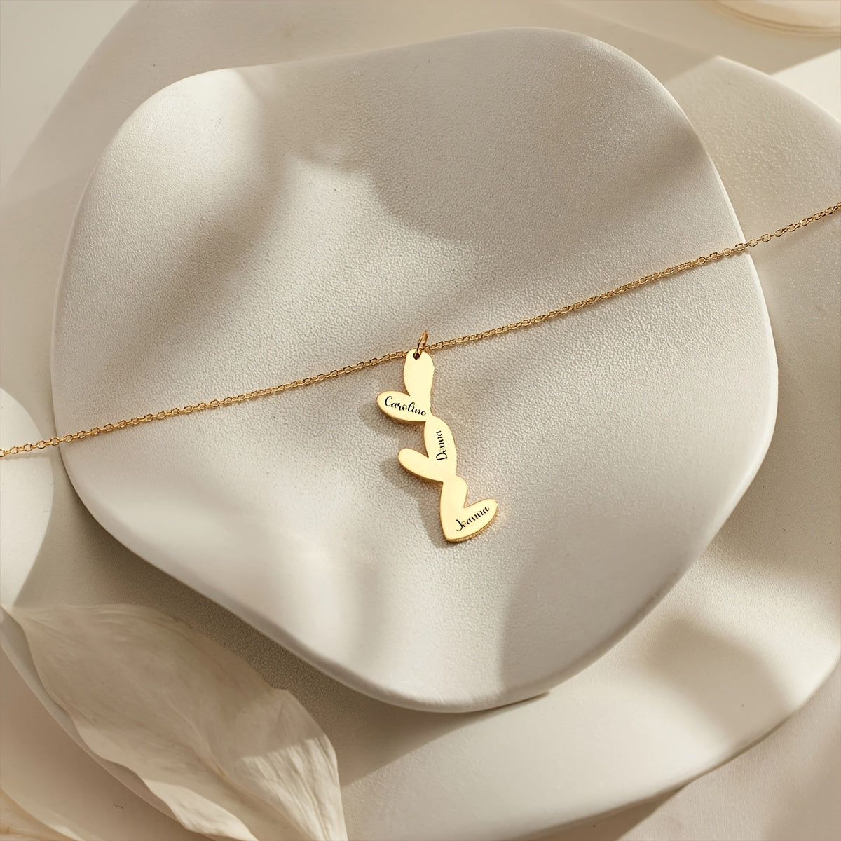 Exclusive Custom Heart Necklace with Multiple Names, Luxurious 18K Gold Plating, Chic & Elegant Design, Featuring Script and Numeric Characters, Suitable for Everyday Wear & Special Occasions, Great for Valentine's Day, Anniversaries, Mother's Day