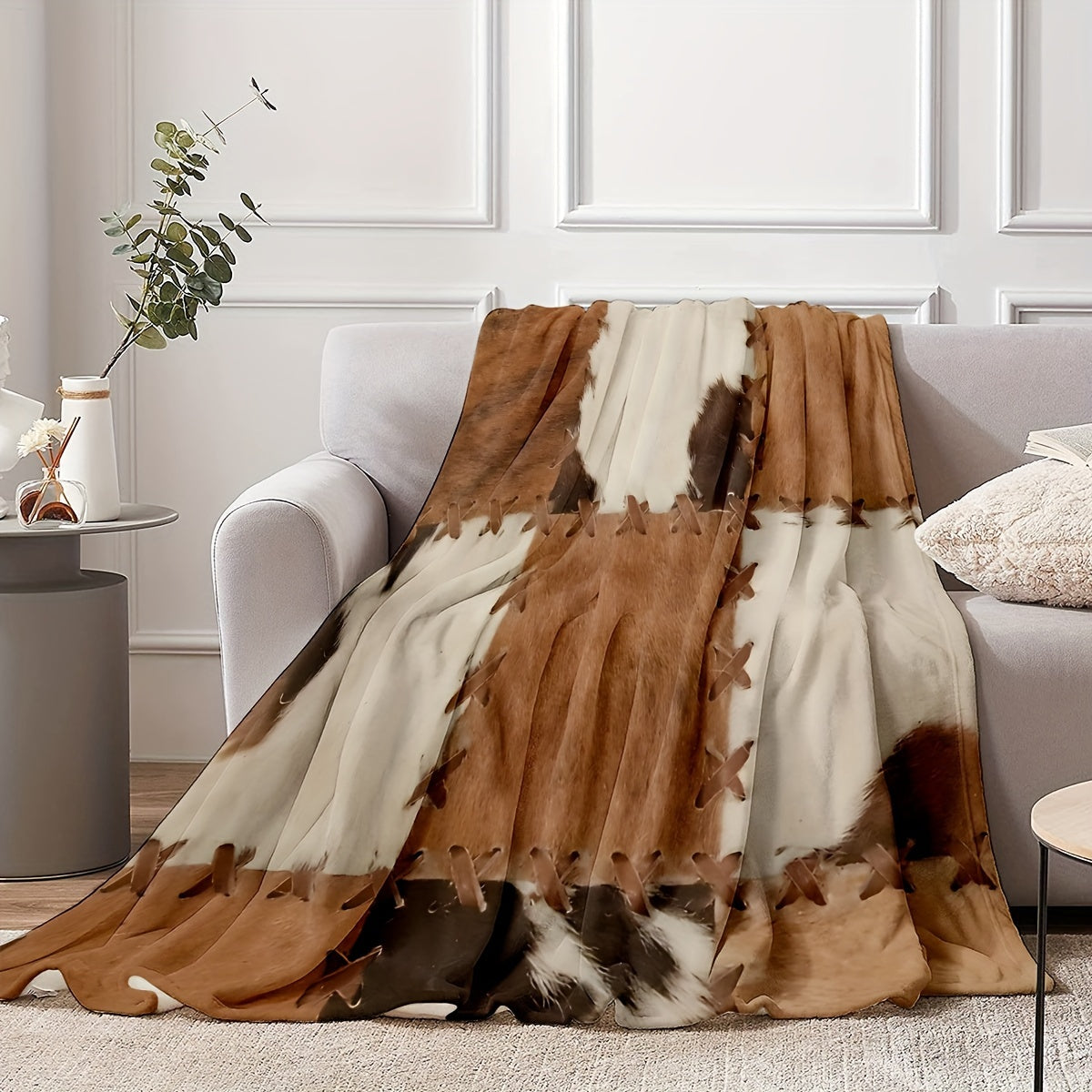 Soft and cozy flannel faux animal fur patchwork printed blanket shawl that can be used as a casual sofa blanket, nap throw blanket, lunch break blanket, or multipurpose blanket. Skin-friendly and comfortable.