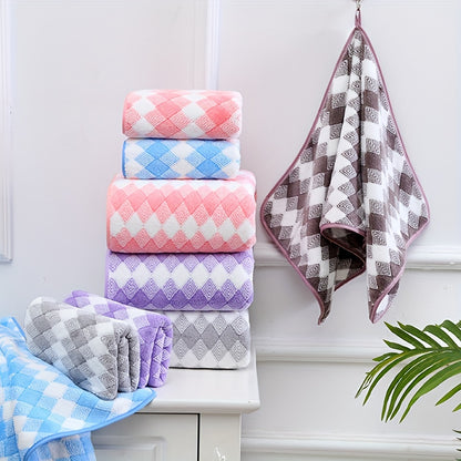 1-piece lattice towel set includes one hand towel and one bath towel. Absorbent and quick-drying face towel, with a super soft and skin-friendly bathing towel. Ideal bathroom supplies for home.