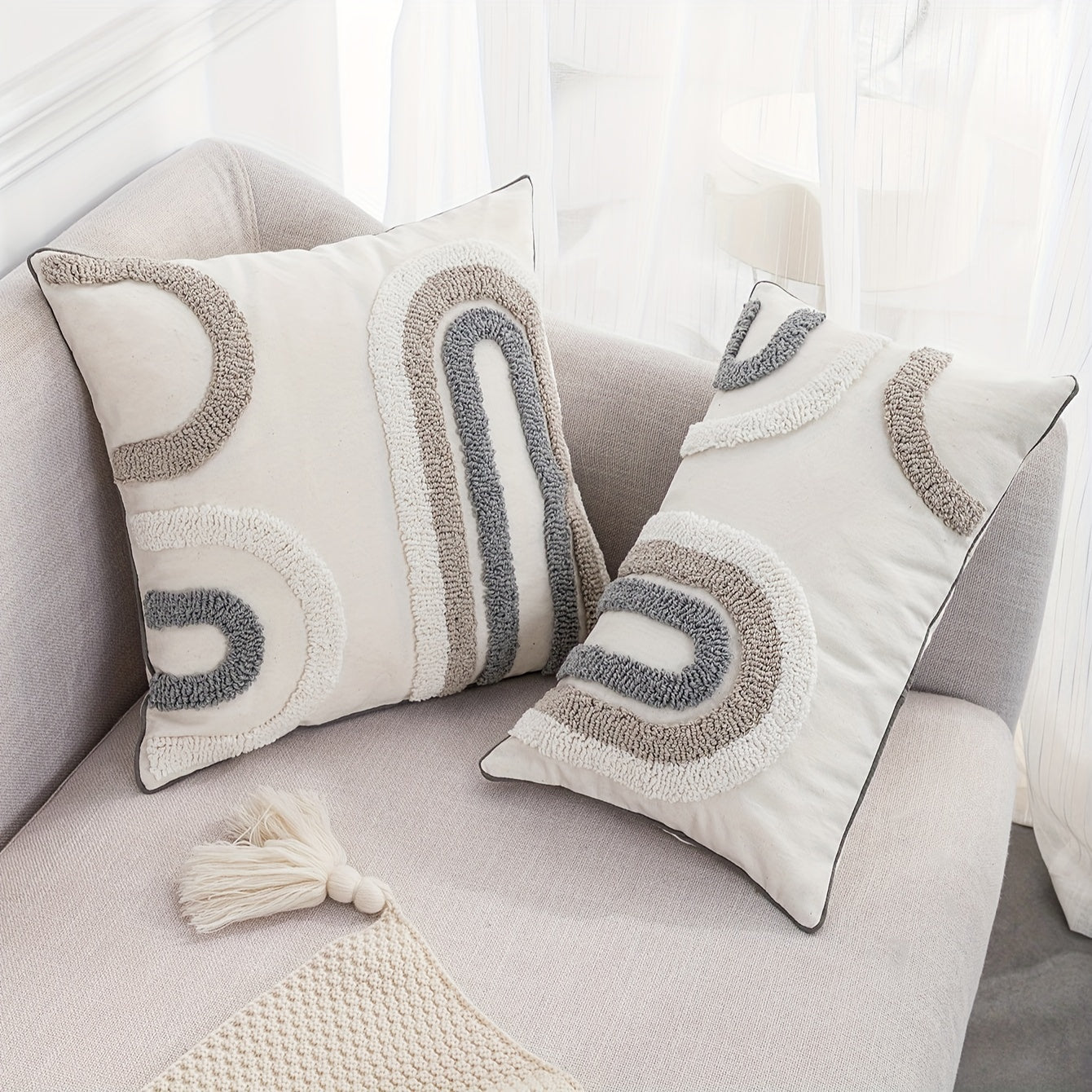 Striped U-shaped pillowcase with Nordic bohemian style, crafted with velvet hemming for bedroom and living room sofa cushions.