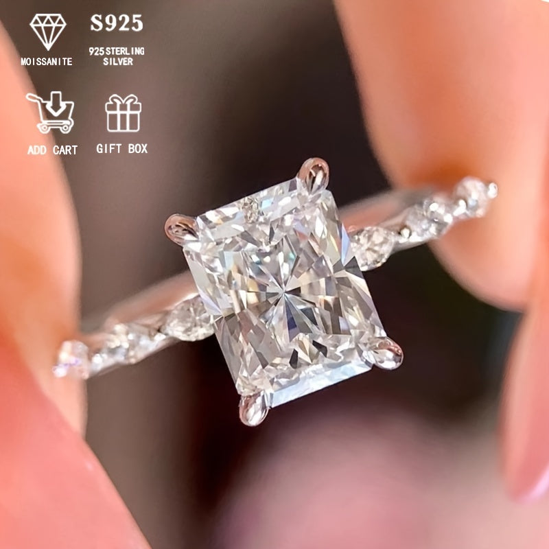 Ajoyib 925 Oltin Qoplangan Moissanite To'y Halqasi, 2 Karatlik Yagona va Qo'shimchalar bilan, Gipoallergenik Sterling Kumushda. Ayollar uchun Mukammal To'y Halqasi, Ideal Yubiley Sovgasi, Sovg'a Qutisida keladi.