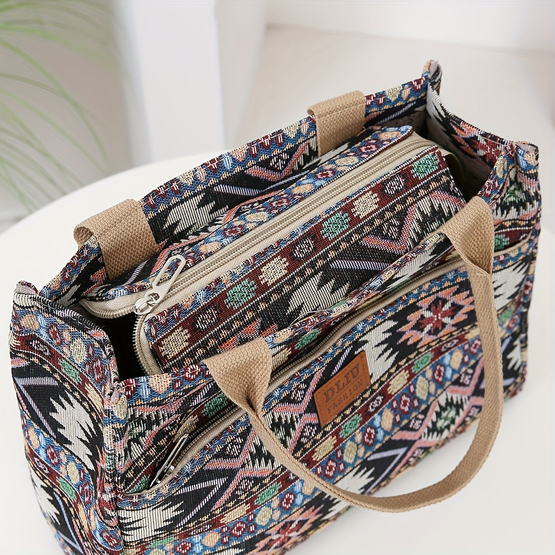 New products including thick knitted jacquard fabric handbags, tote bags, convenient shopping bags, storage bags for moms on the go, women's bags, cloth bags, unisex and ethnic style square