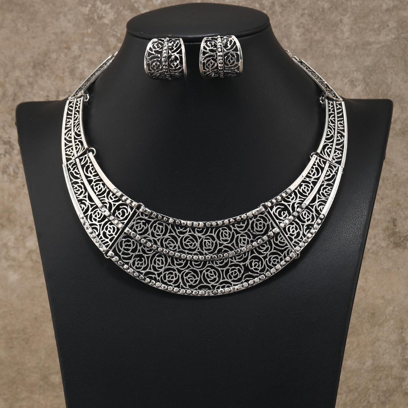 Stylish Set of Vintage Necklace and Earrings, 3-Piece Choker Earrings Set, Popular Accessory for Sale