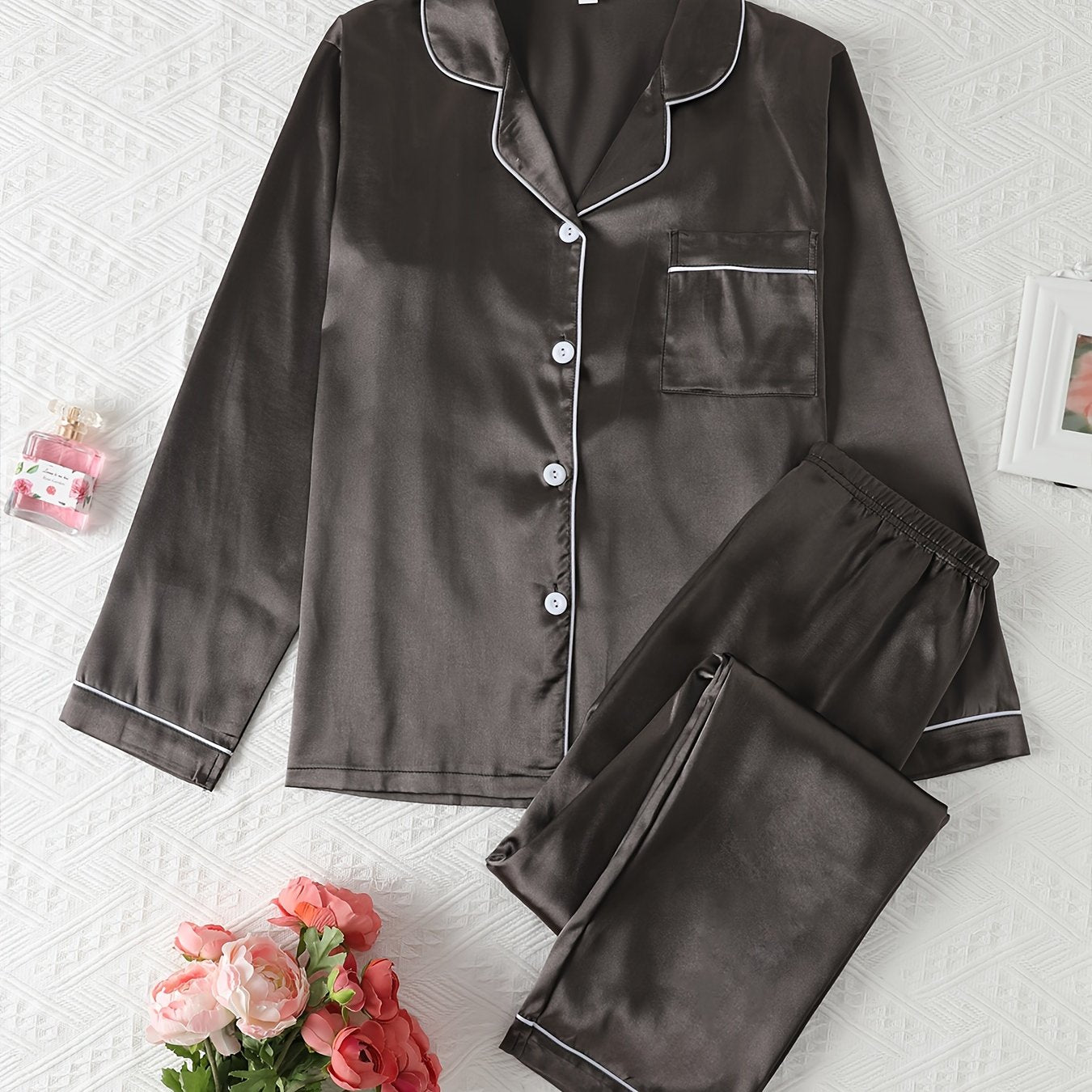 High-quality satin pajama set, perfect for autumn and winter, with long-sleeved top and elastic waistband pants.