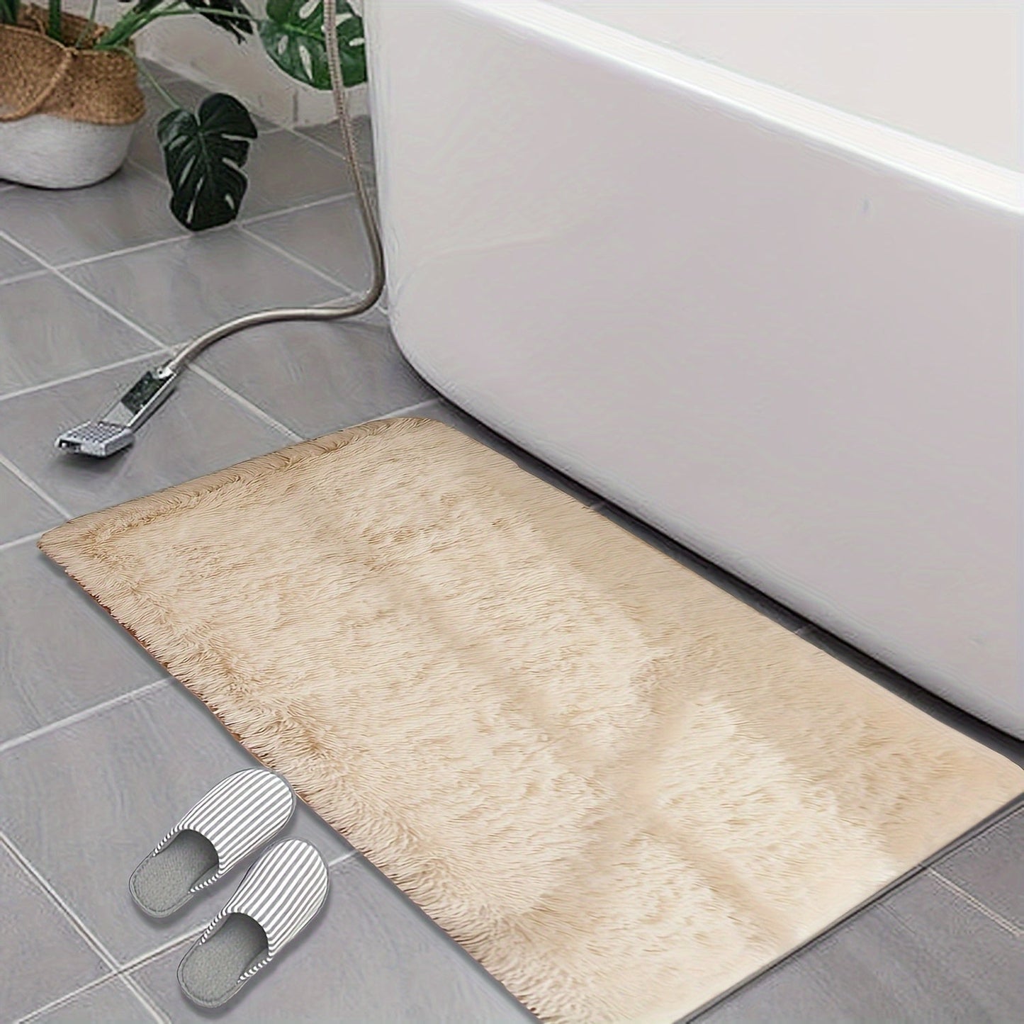 Soft Plush Bath Mat, 1 Piece, Non-Slip and Absorbent, Made of Ultrafine Fiber with Thick Anti-Slip Bath Rug, Non-Woven Backing, Rectangle Shape, Easy to Clean in Washing Machine, Low Pile Design, Polyester Material, Perfect for Bathroom Floor Decoration