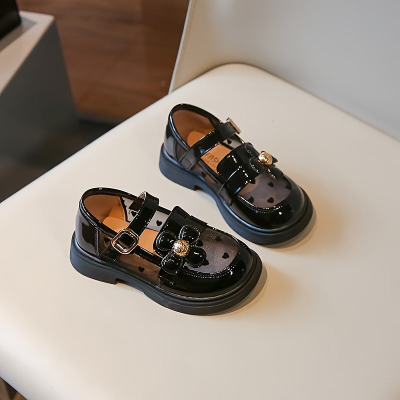 Breathable, lightweight girls' shoes with a non-slip design. Perfect for indoor and outdoor wear. Ideal for daily activities and parties in spring, summer, and autumn.