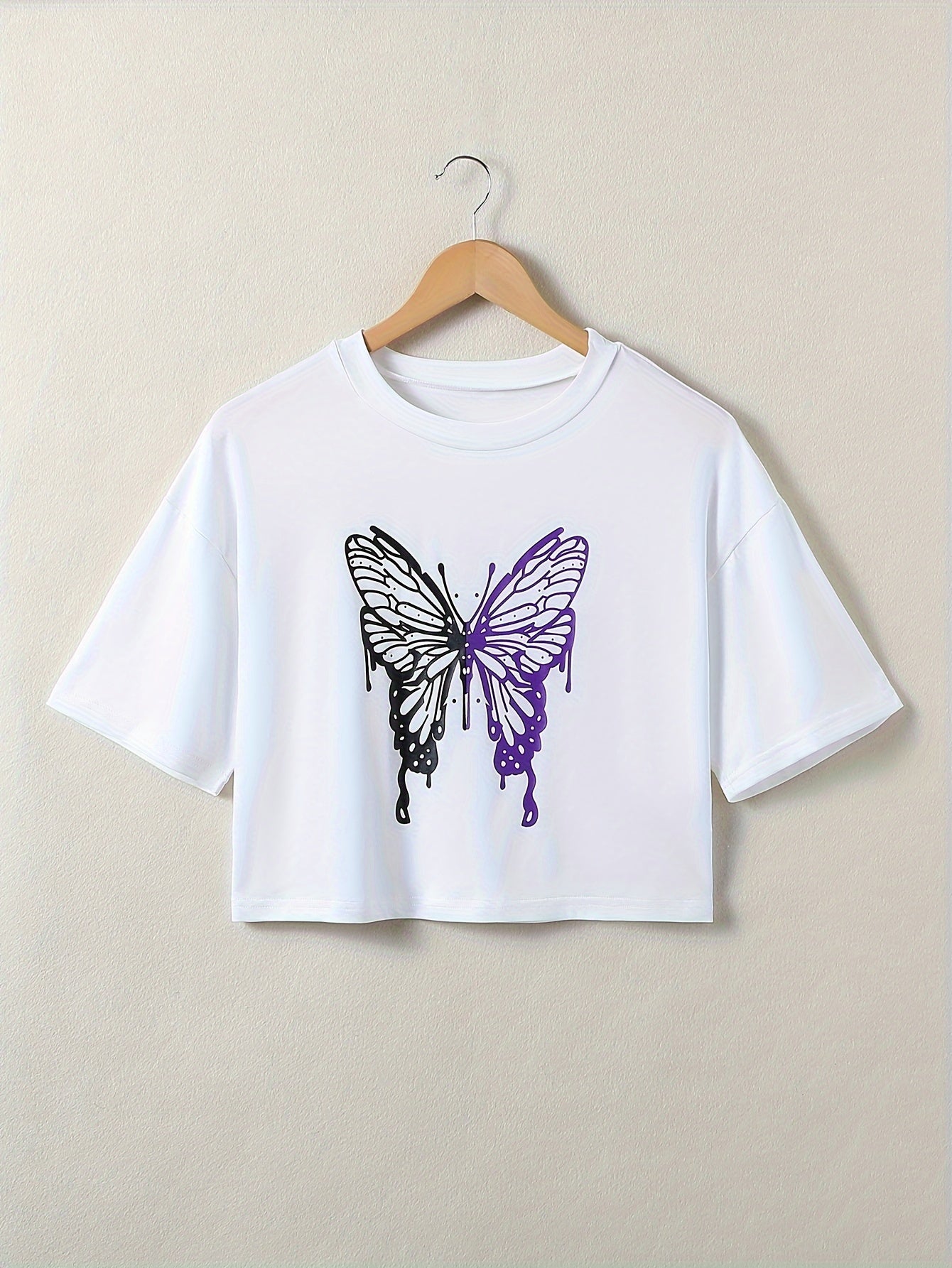 Butterfly print lounge tops with short sleeves and a round neck, ideal for women's loungewear.