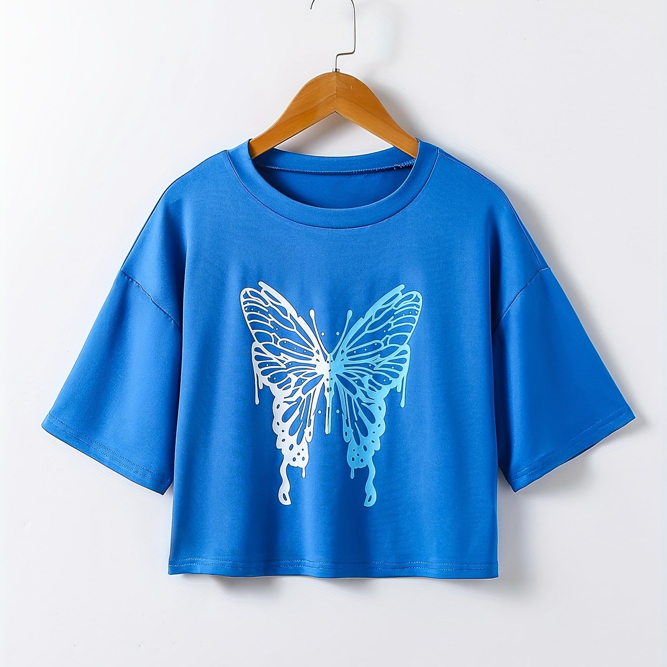 Butterfly print lounge tops with short sleeves and a round neck, ideal for women's loungewear.