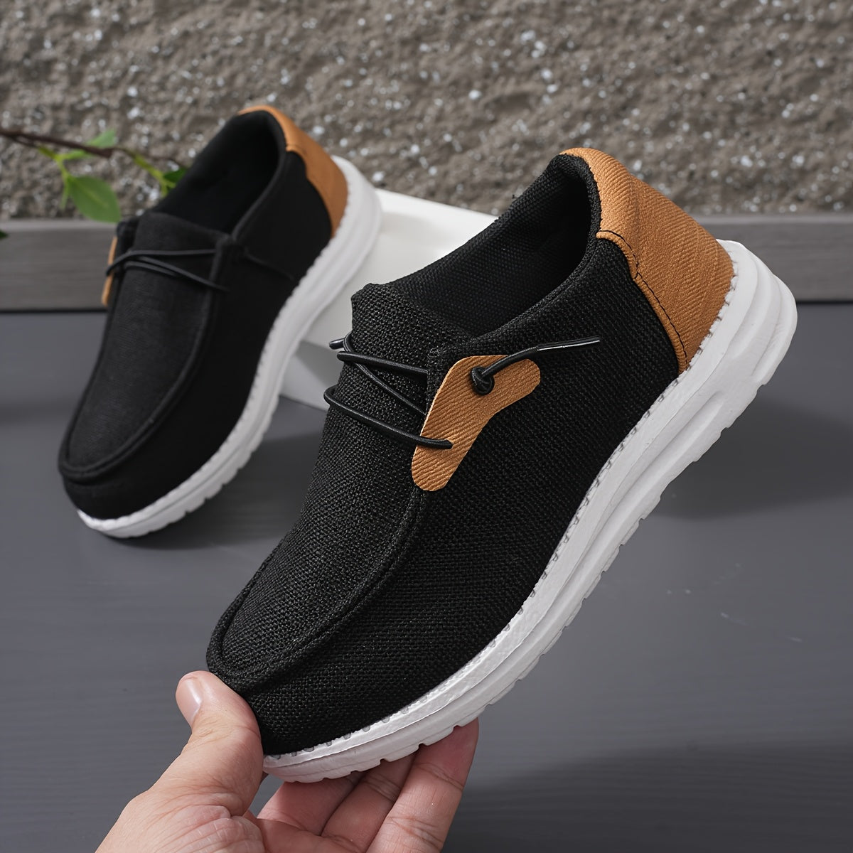 Stylish, breathable sneakers for men, perfect for outdoor activities.