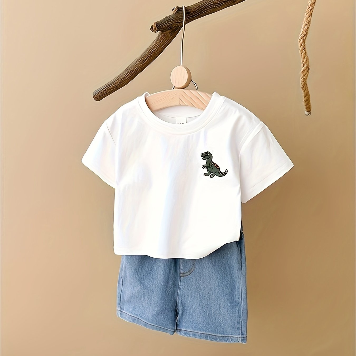 Newborn Children's Cute Cartoon Dinosaur Embroidery T-shirt and Shorts Set, Perfect for Summer Outdoor Wear