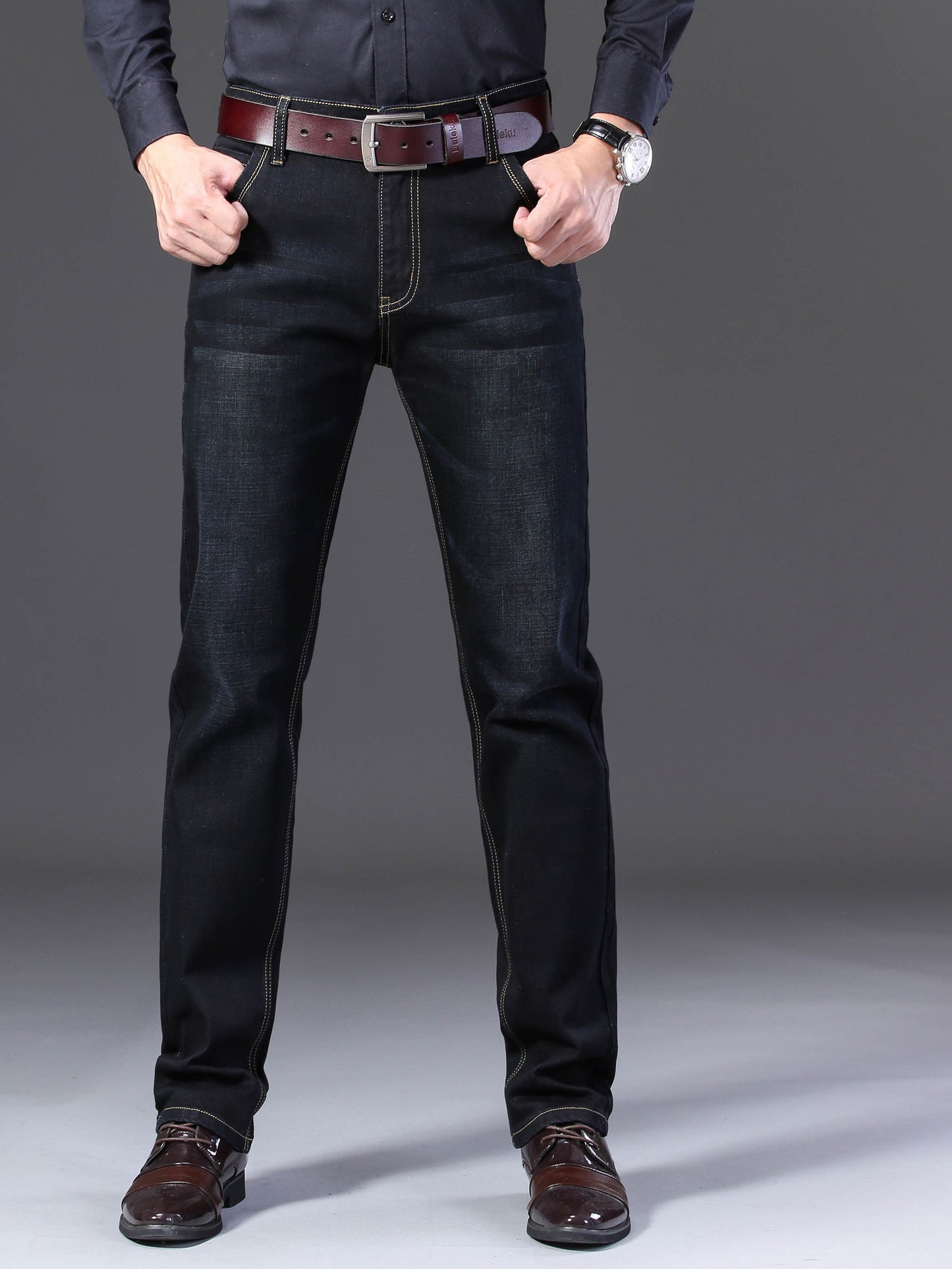 Classic design men's jeans for daily wear in all seasons