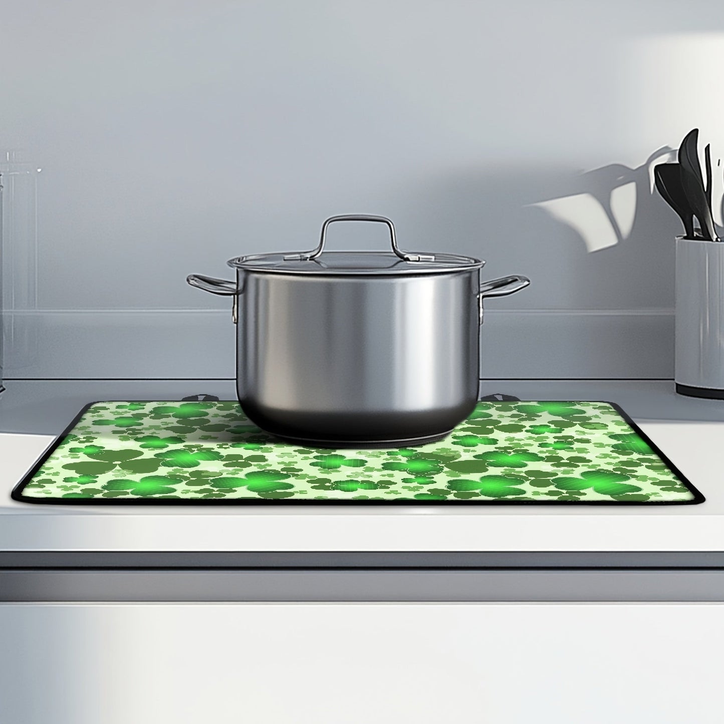 Heat-resistant non-slip stove cover featuring a St. Patrick's Day clover and green hat design. This glass ceramic protector includes a rubber guard and scratch-proof coffee mat, perfect for protecting your kitchen countertop space. It can also be used as