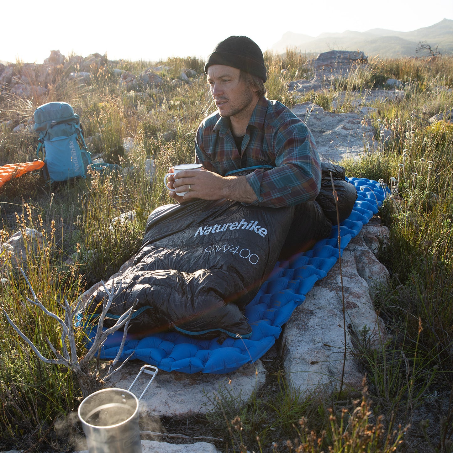 Naturehike Ultra-Light Goose Down Sleeping Bags provide ultimate comfort for winter camping.