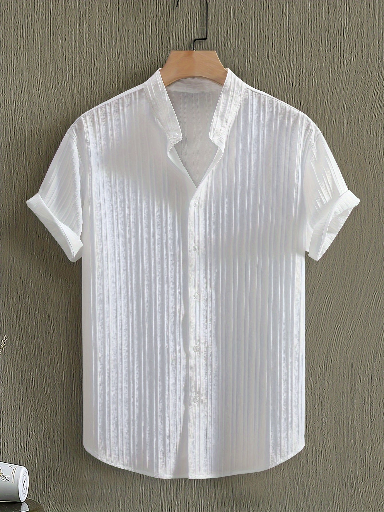 Men's summer casual short sleeve shirt with solid color stripes, made of breathable polyester. Features a stand collar, pocket detail, and a regular fit for weekend leisure and beach