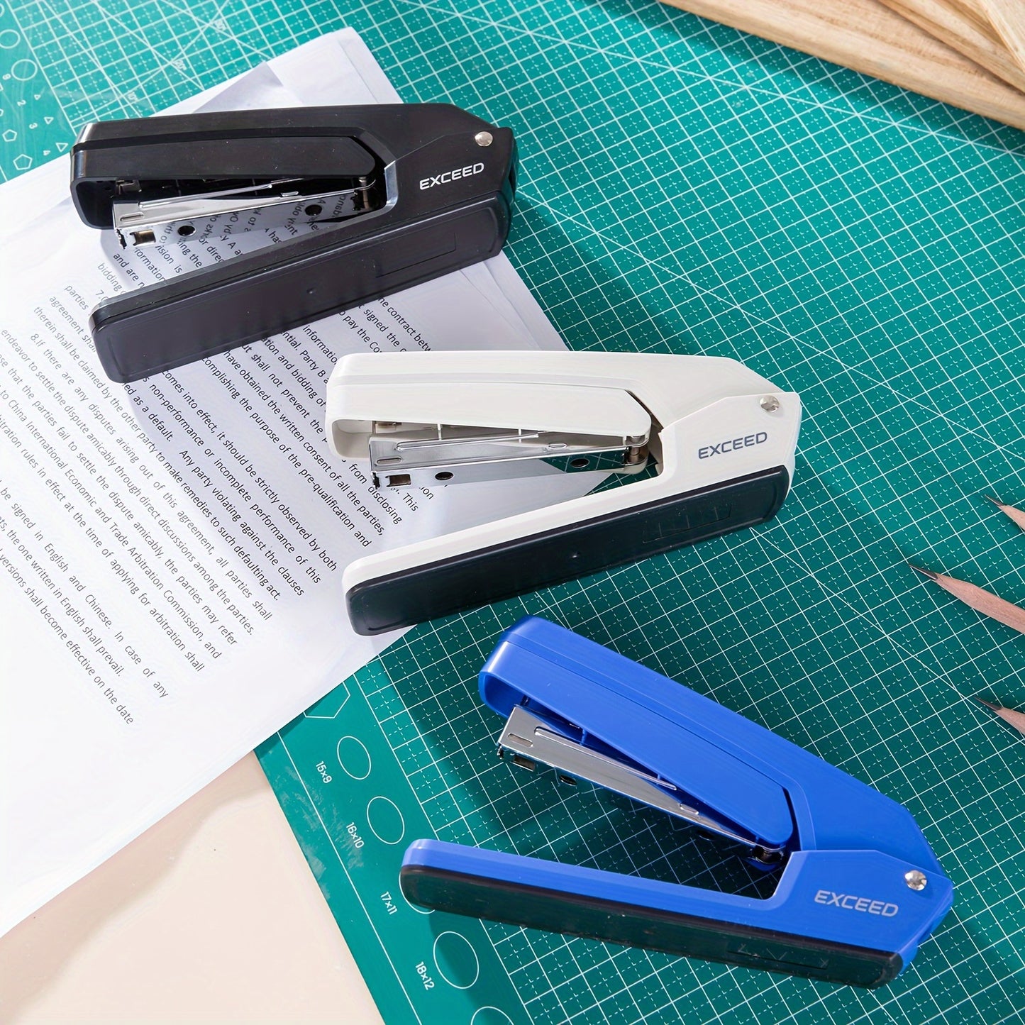 25-sheet Deli stapler with rotating design for office, school, and home use.