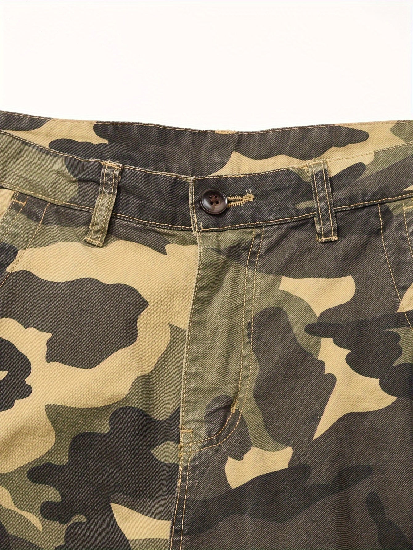 Men's trendy camouflage cargo pants in cotton with a multi-pocket utility design, non-stretch fabric for fall, and plus size options. Ideal for casual streetwear with a smooth texture.