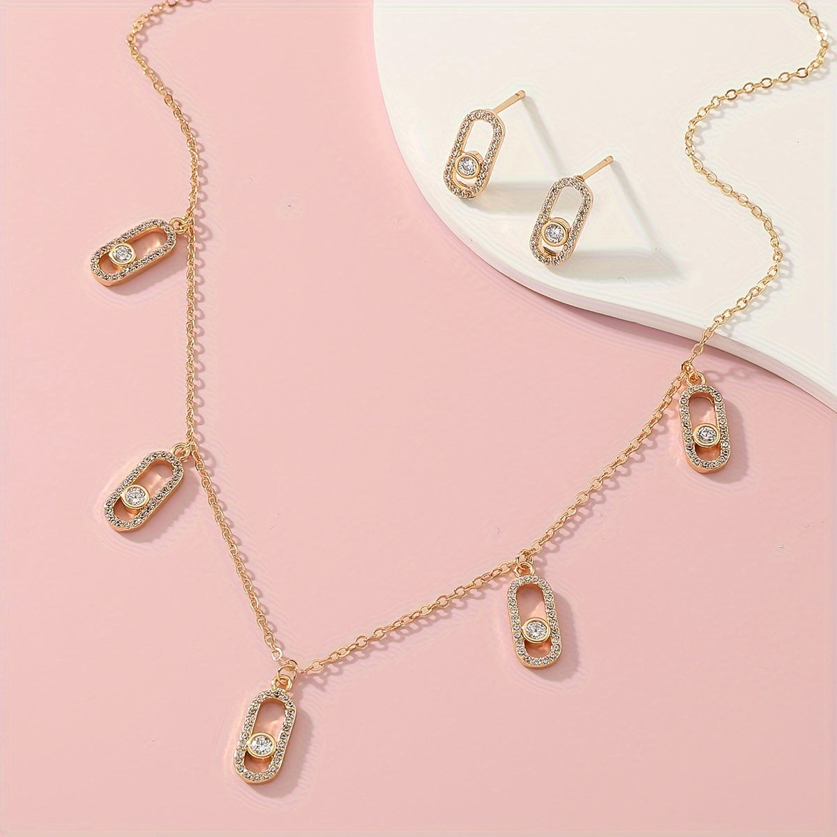 Stylish Women's Jewelry Set - Gold-Plated Copper with Geometric Zirconia Pendant Necklace & Earrings, Ideal for Everyday Wear or Special Occasions, Genuine Gold Plating, On-Trend Fashion Accessory