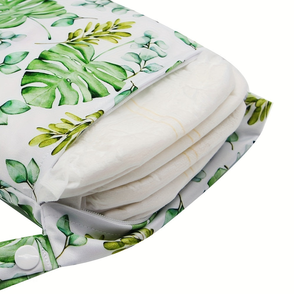 One piece of Banana Leaf Print Small Reusable Wet Bag, measuring 20*25cm