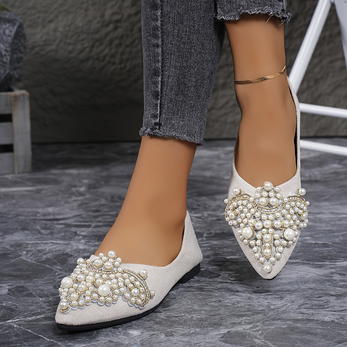 Women's slip-on flats with faux pearl and rhinestone accents, lightweight pointed toe shoes for all seasons, comfortable and casual.