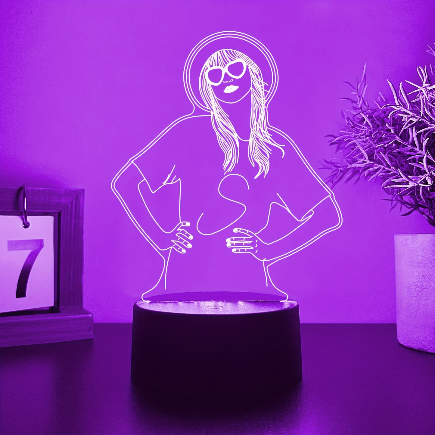 Custom 3D night lights that automatically switch lighting effects, perfect for decoration in desktops, bedrooms, and rooms. Ideal for gifting during holidays or parties.