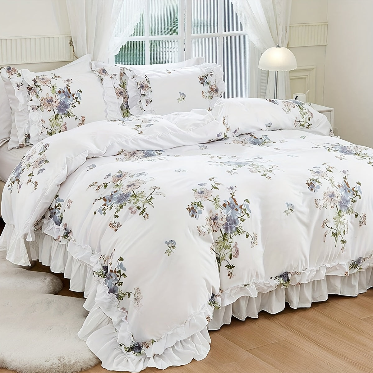 3-piece bedroom quilt cover set with floral print design, includes 1 quilt cover and 2 pillowcases. Features pleated craftsmanship, soft and washable fabric. Perfect for bedroom, dorm, or