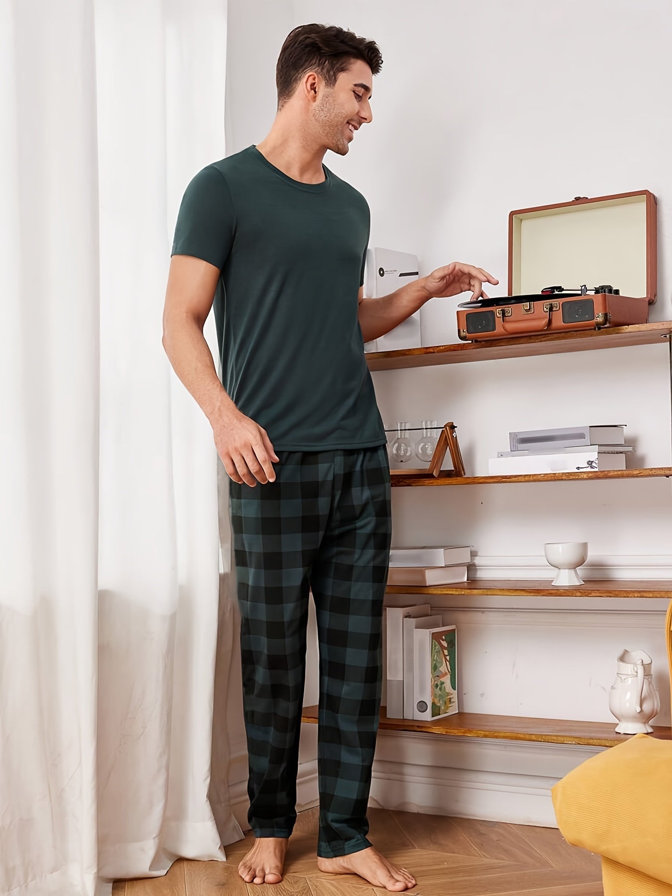 2 Piece Men's Dark Green Pajama Set with Round Neck Short Sleeve Shirt and Plaid Trousers for Cozy Loungewear