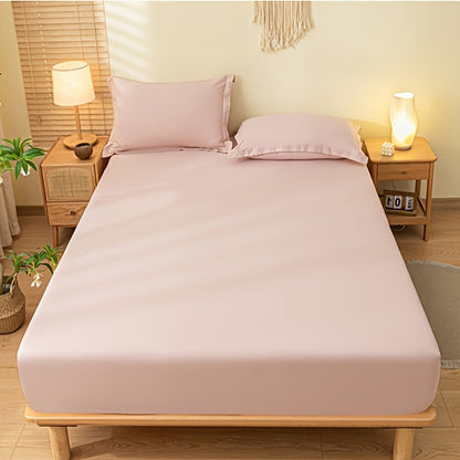 Set of 3 pieces including a fitted sheet and pillowcases made from soft touch fabric, providing breathable and comfortable bedding. Available in blue and pink colors, with an elastic band for easy fitting. Does not include filler.