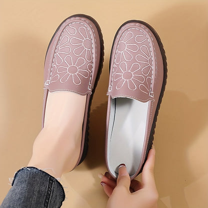 Women's slip on flat shoes with flower pattern, lightweight and comfortable.