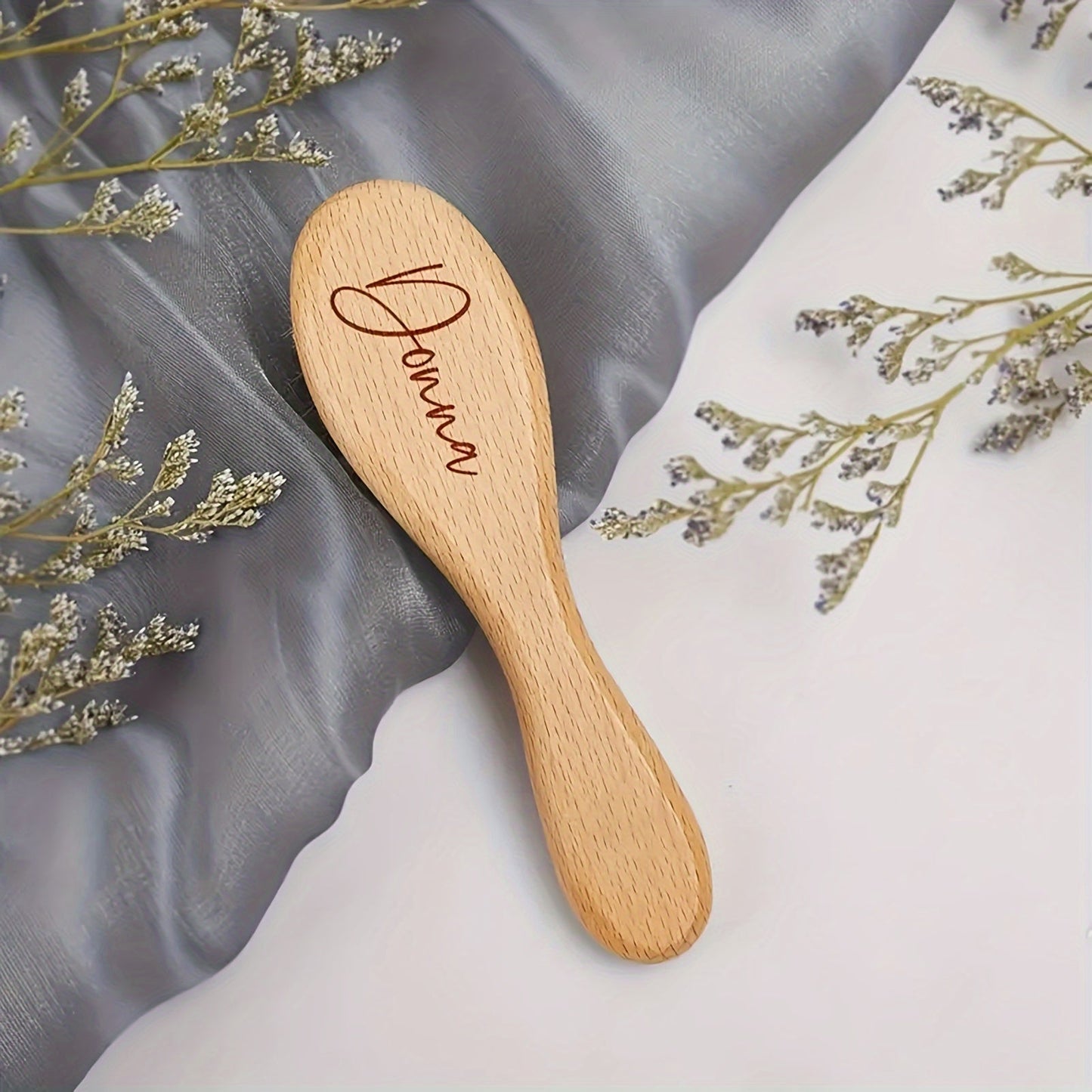 Personalized hair brush with engraving - the perfect keepsake gift for Mom.