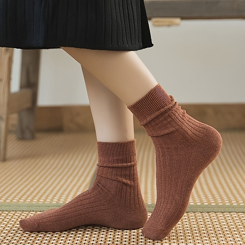 10 pairs of soft, comfy mid-tube socks for women.