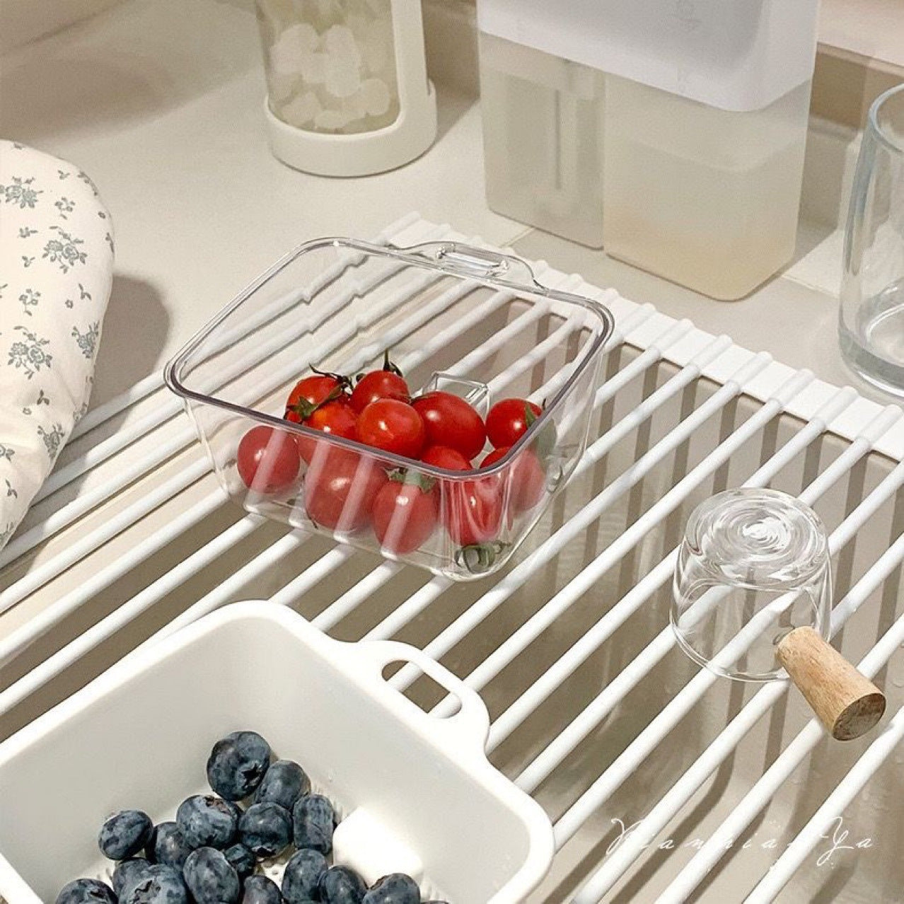 Mini Double Drainage Basket made from ABS plastic – perfect for washing fruits and vegetables or for using as a rice panner in the kitchen or living room. This high-quality basket is easy to clean and food contact safe, making it a reliable choice for