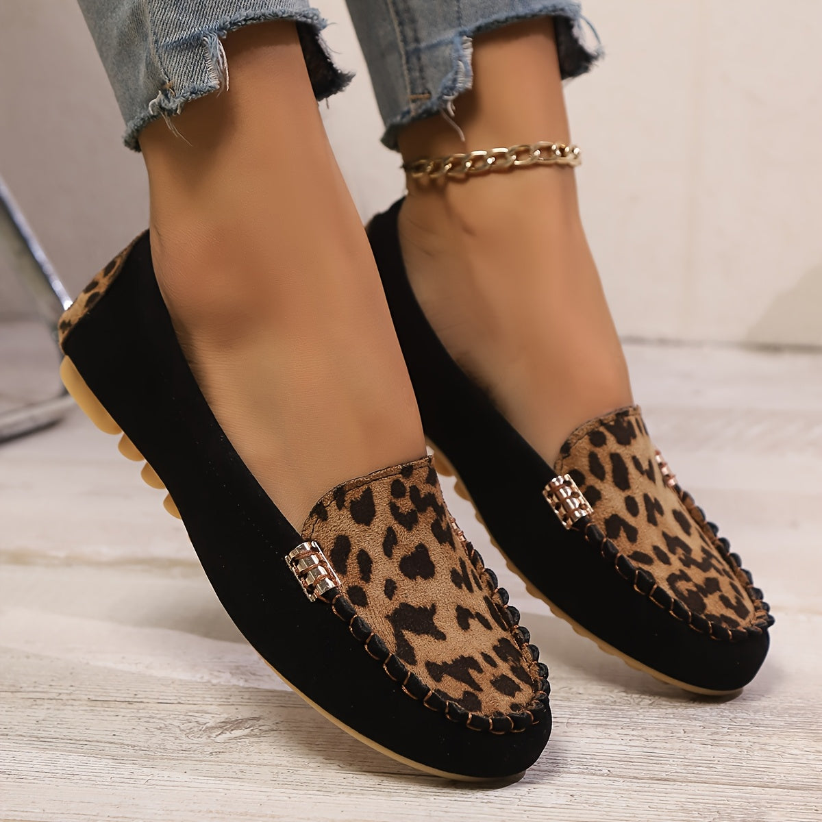 Leopard Print Patchwork Loafers with Metallic Chain Detail, Comfortable All-Season Footwear